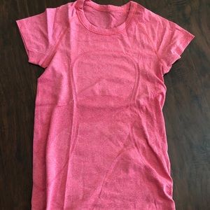 Lululemon wicking run top